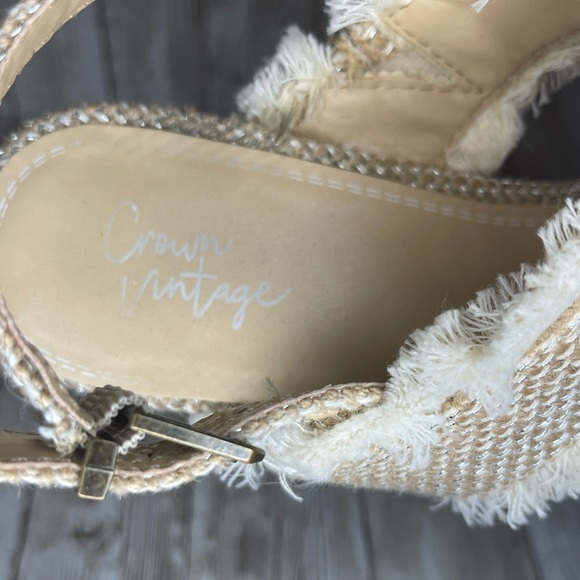 Crown Vintage Wedge - Picture 4 of 5